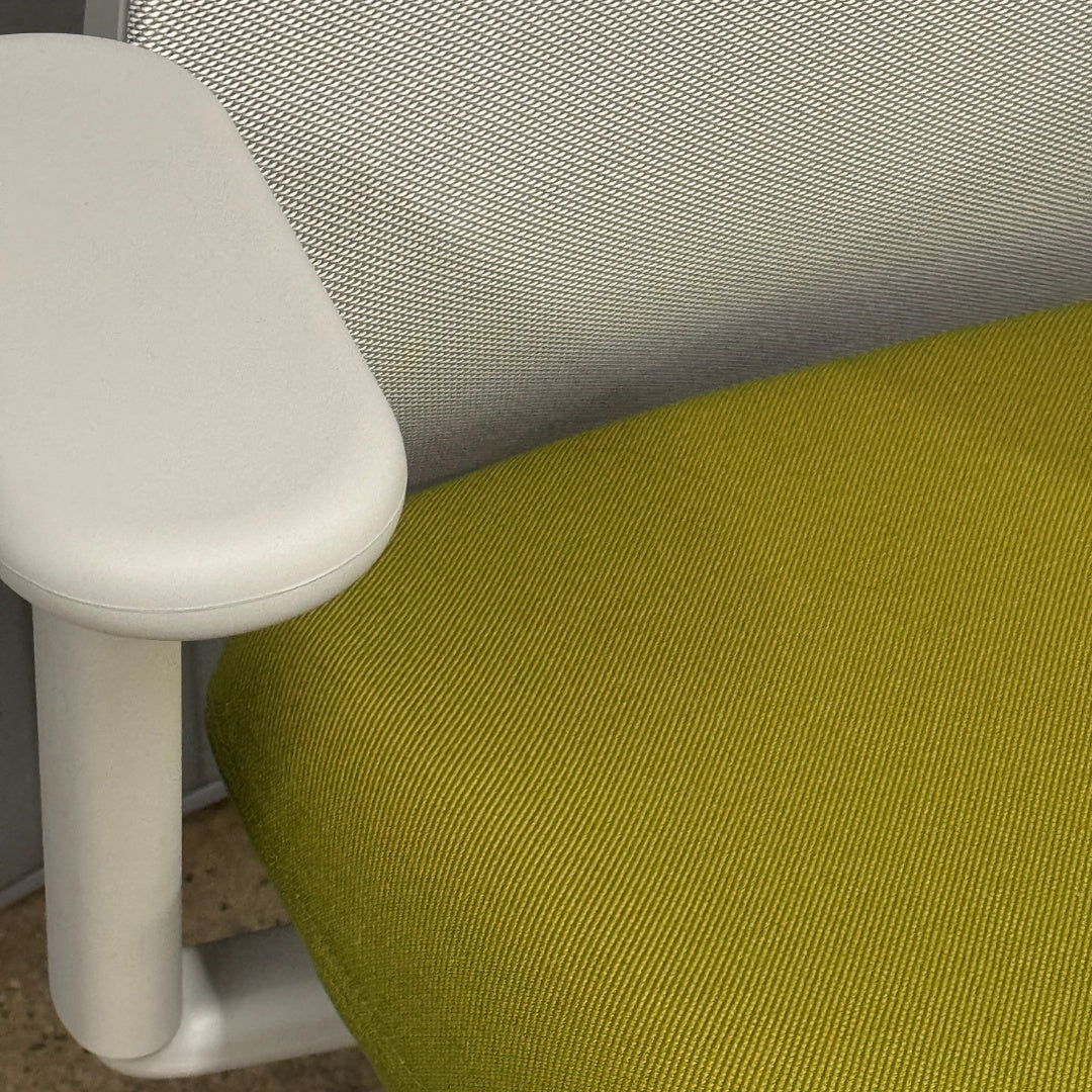 Lino Chair by Herman Miller - Green Seat (3)