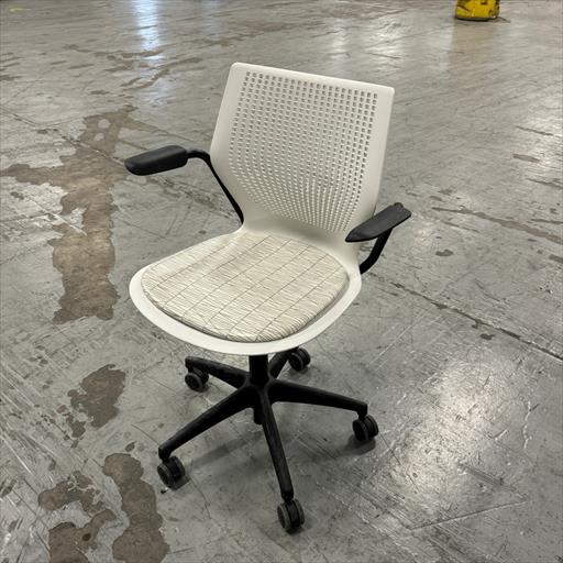 Knoll MultiGen, 5-Star Base w arms (1)