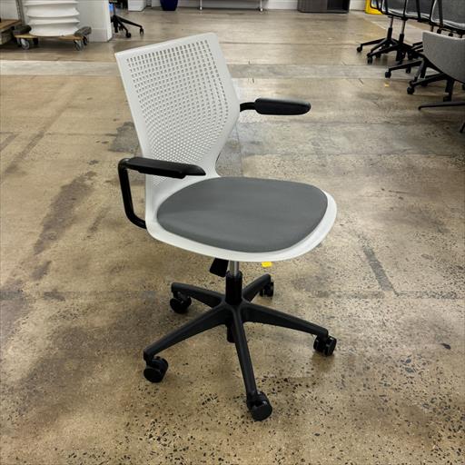 Knoll MultiGen, 5-Star Base w arms (4)