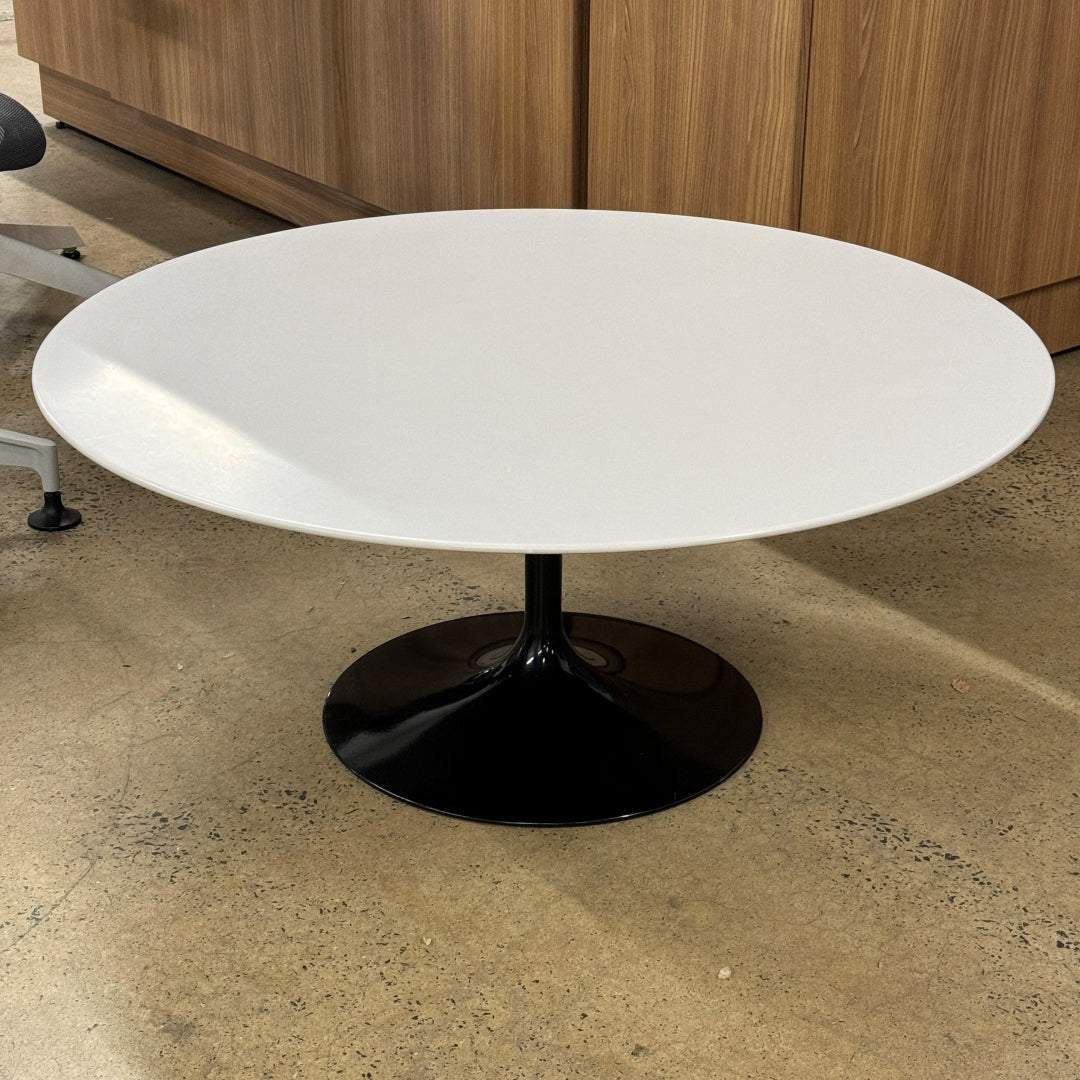 Knoll Eero Saarinen Round Coffee Table