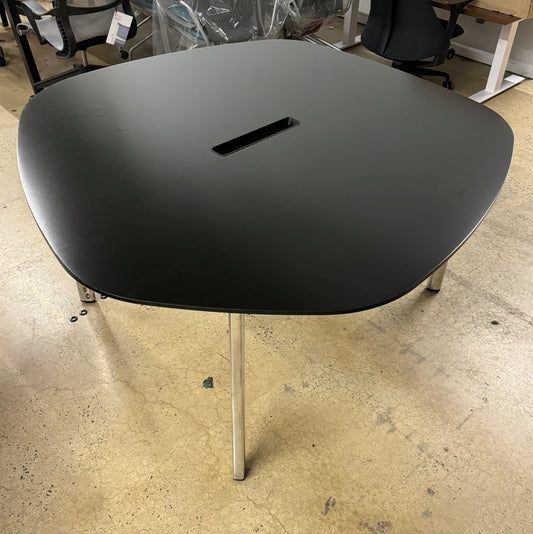 Knoll Islands Table