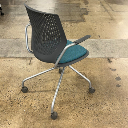 MultiGeneration by Knoll Hybrid Chair