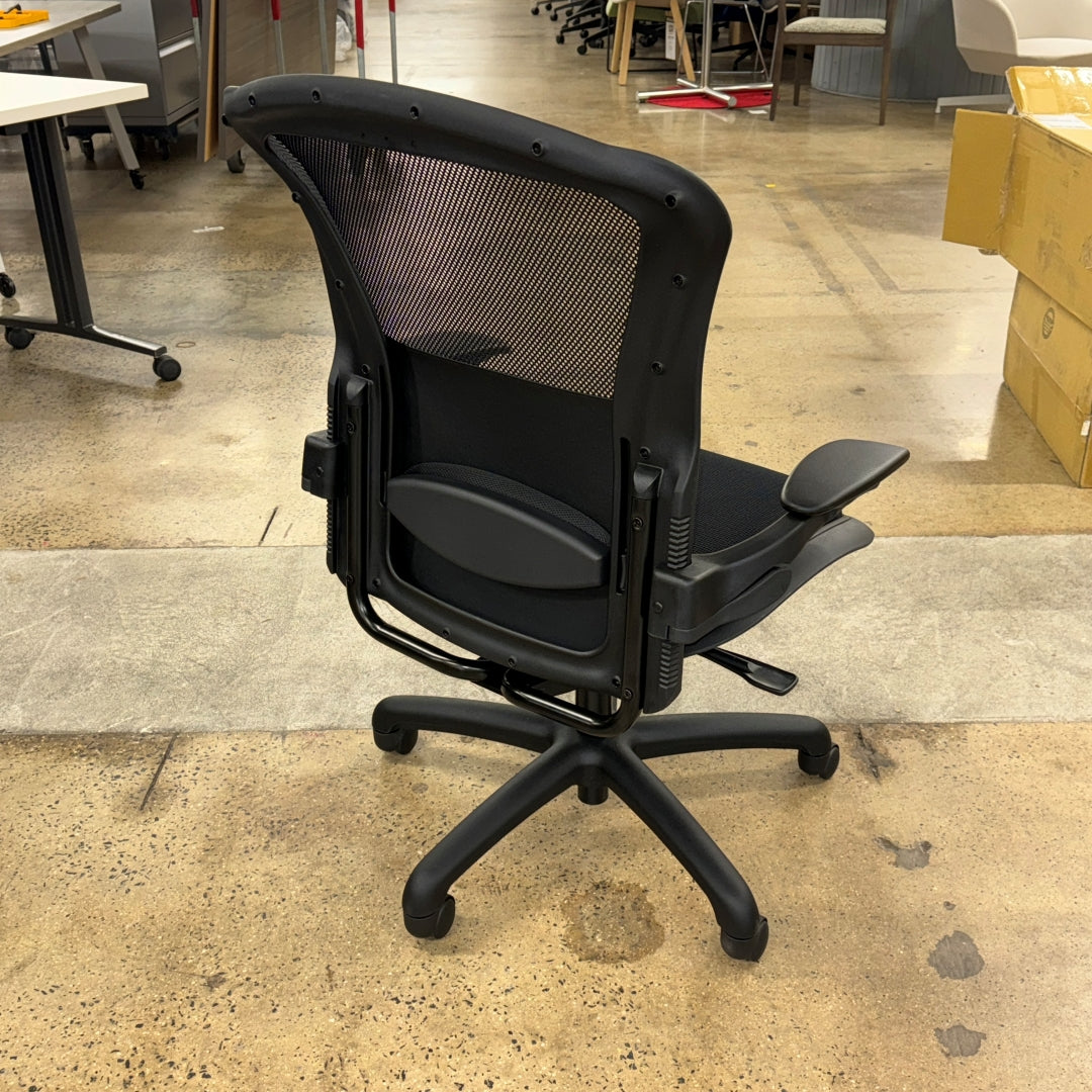 Viper Task Chair by Dauphin