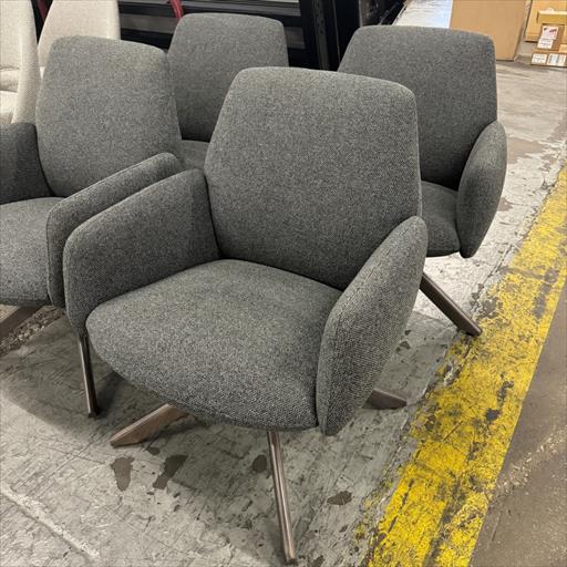 ENVOI Midback Lounge Chair by SitOnIt