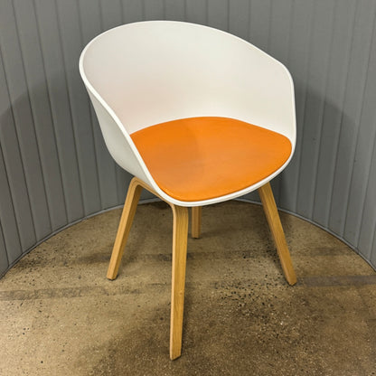HAY About A Chair, white w seat pad (5)