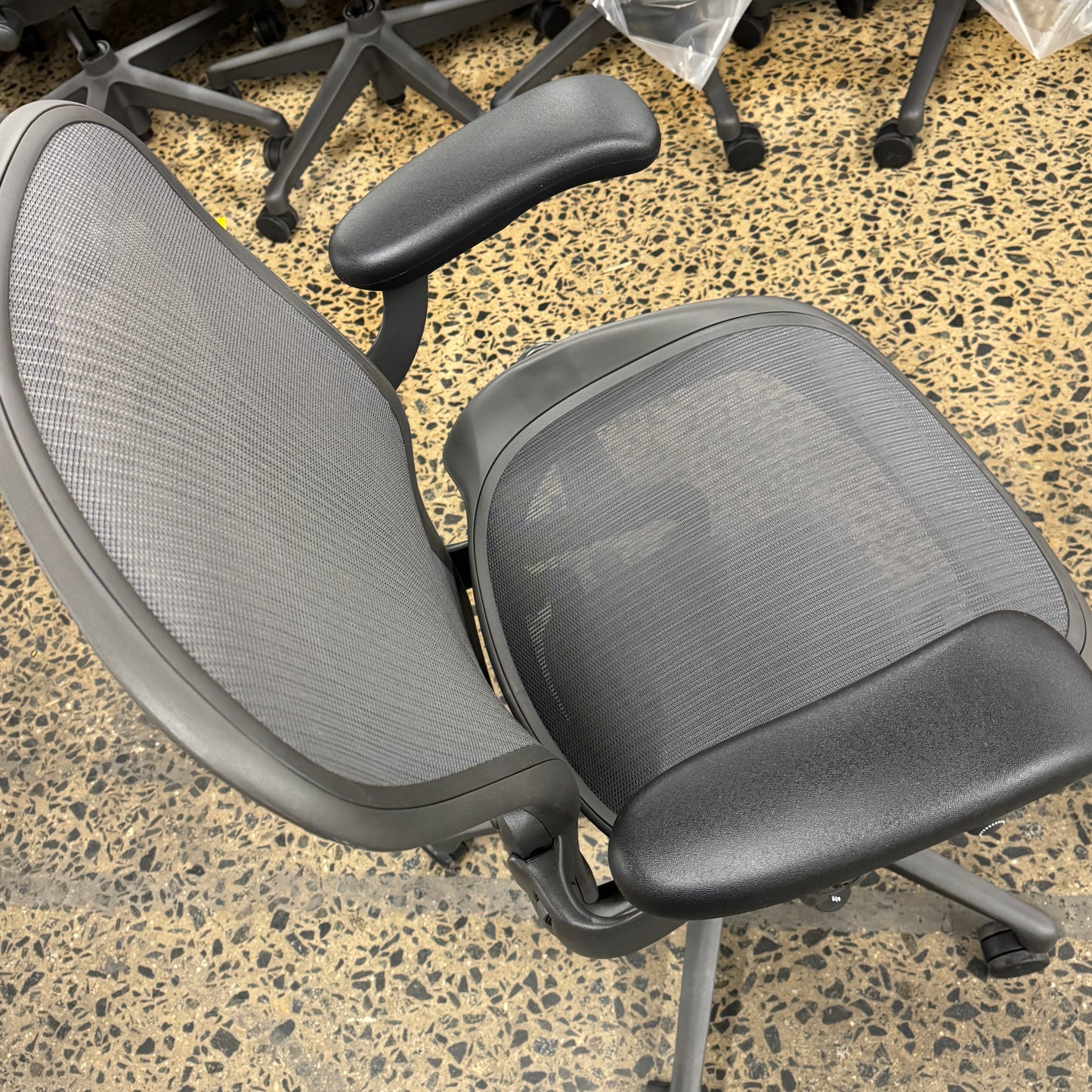 Aeron Chairs, B-Size, Graphite (12)