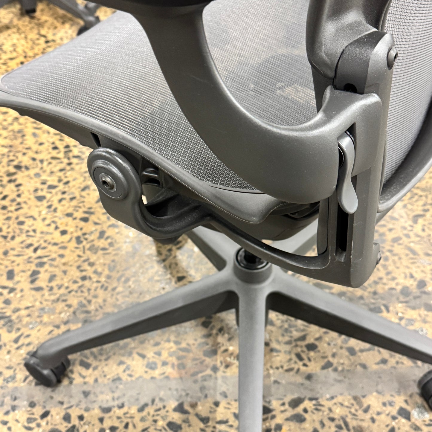 Aeron Chairs, B-Size, Graphite (12)