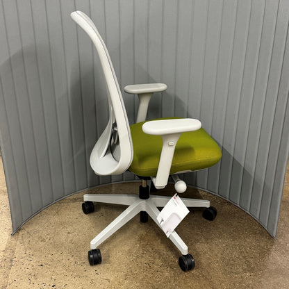 Lino Chair by Herman Miller - Green Seat (3)