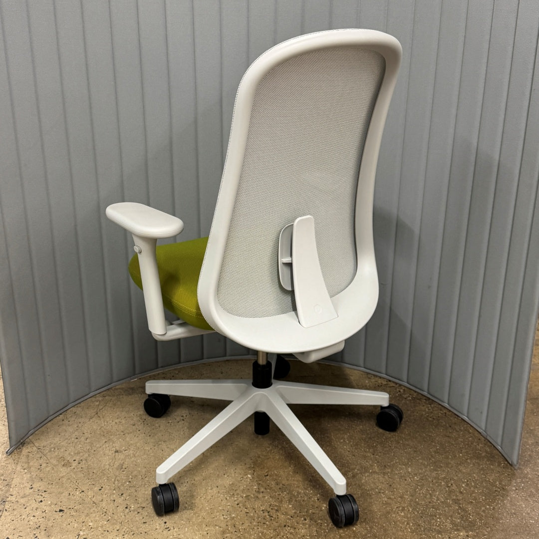 Lino Chair by Herman Miller - Green Seat (3)