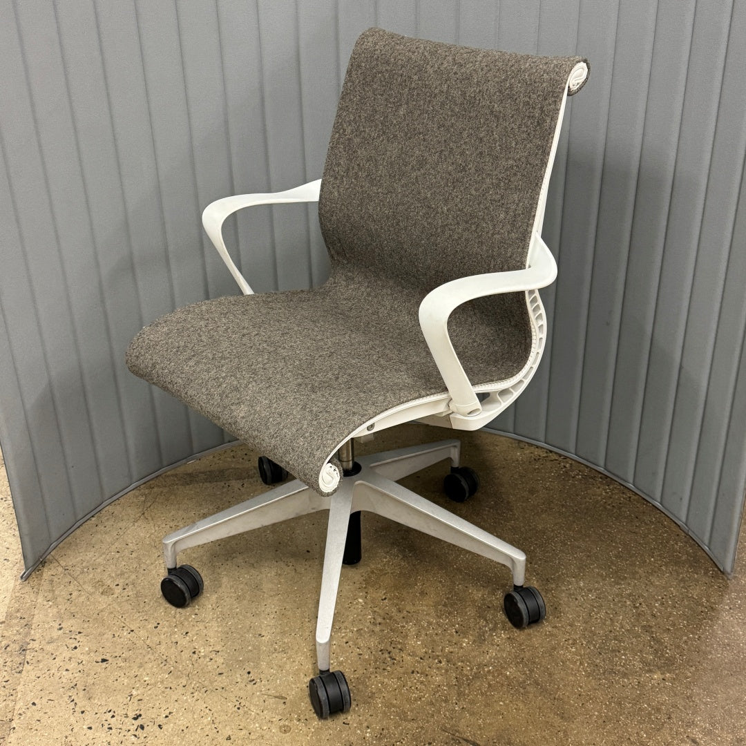 Setu Chairs - Grey Fabric (4)