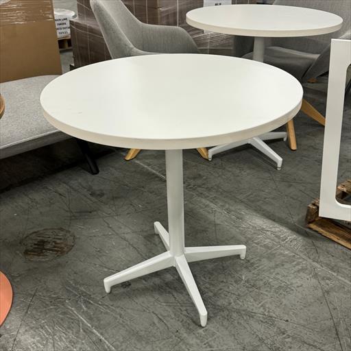 Round Table, 30", White laminate on white X-Base, by SitOnIt